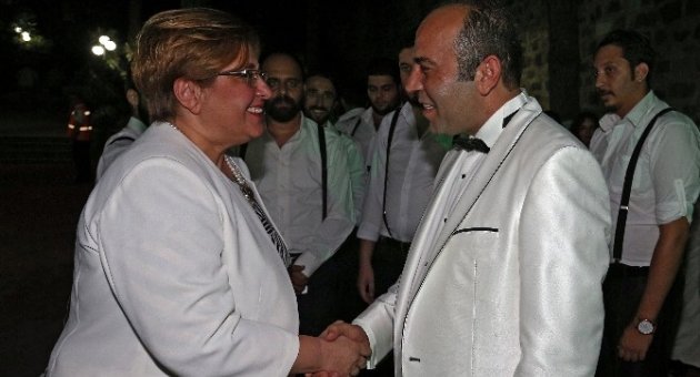 Medeniyetler Korosu Barış İçin Söyledi
