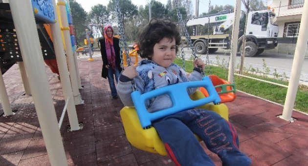 Menderes’e Modern Parklar