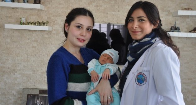 Menderes’te Anne Ve Bebeklere Belediye Desteği