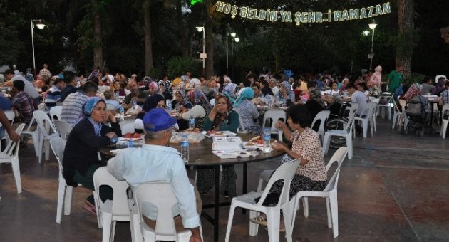 Menderes’te Her Gün Bir Kişiye İftar Verilecek