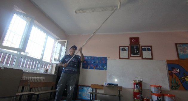 Menderes’te Okullar Yenileniyor