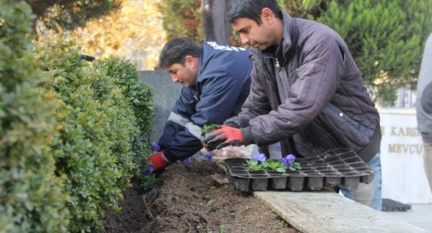 Menderes’te Sokaklar Çiçeklerle Renklenecek