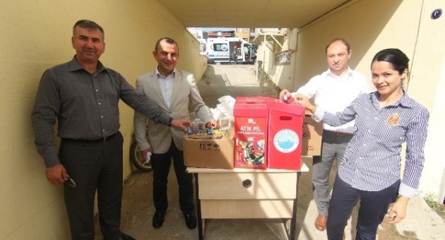 Menderes’ten Atık Pil Rekoru