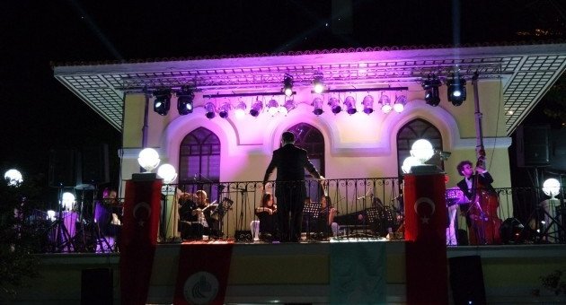 Meriç Nehri Kıyısında Klasik Müzik Ziyafeti