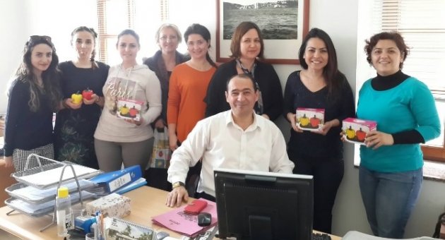 Mesai Arkadaşı Kadınları Unutmadı