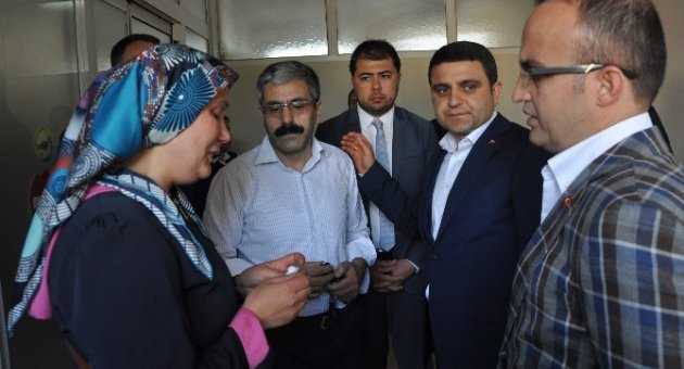 Milletvekillerinden Yaralı İşçiye Ziyaret