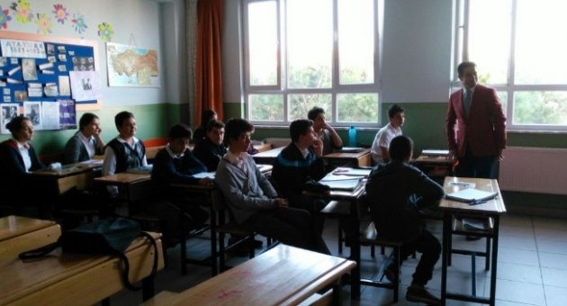 Milli Eğitim Müdürü Memiş, Turgut Reis Orta Okulunu Ziyaret Etti