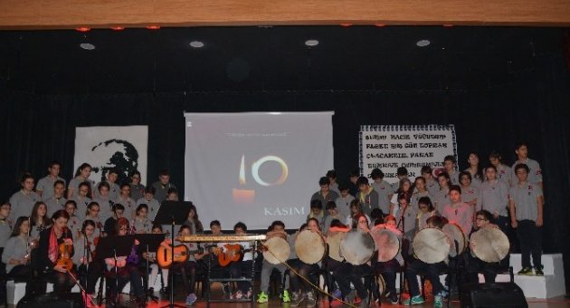 Minik Öğrenciler Atatürk’ü Andı