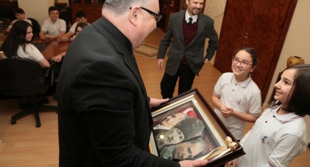 Minik Öğrencilerden Başkan Kesimoğlu’na Ziyaret