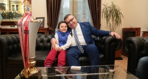 Minik Şampiyondan Kırklareli Belediye Başkanı Kesimoğlu’na Ziyaret