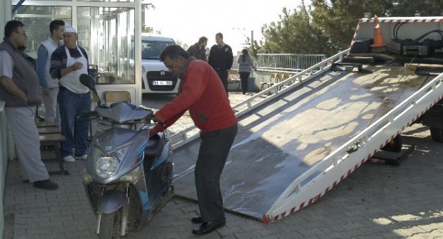 Motosiklet Devrildi: 1 Yaralı