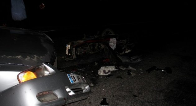 Motosiklet İle Otomobil Çarpıştı: 2 Yaralı