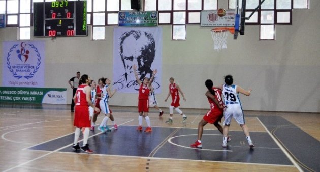 Mudanya Dinçspor, İstanbul’a Direnemedi