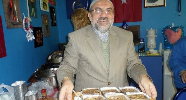 Mudanya Engelliler Derneği Aşure Dağıttı
