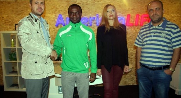 Mudanyaspor’un Kamerunlu Futbolcusu Dil Öğreniyor