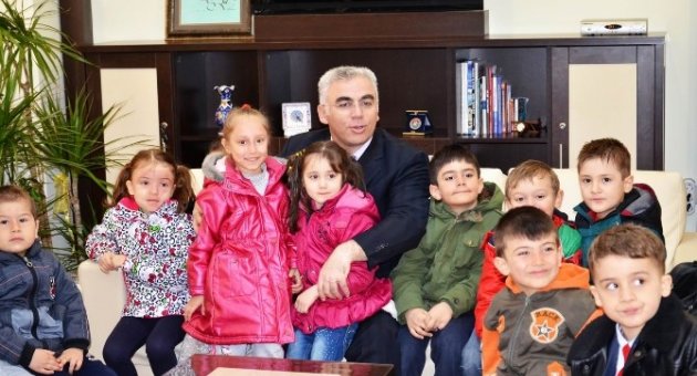 Müdür Kılıç, Çocukları Makamında Konuk Etti