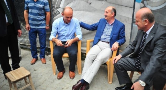 Müezzinoğlu Tiryaki Gence Sigarayı Bırakması İçin Taahhütname İmzalattı