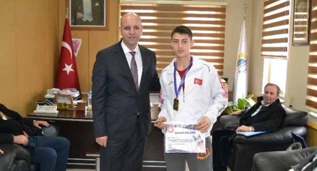Muhammed Hamdi Yıldırım Ümitler Türkiye Şampiyonasında Birinci Oldu