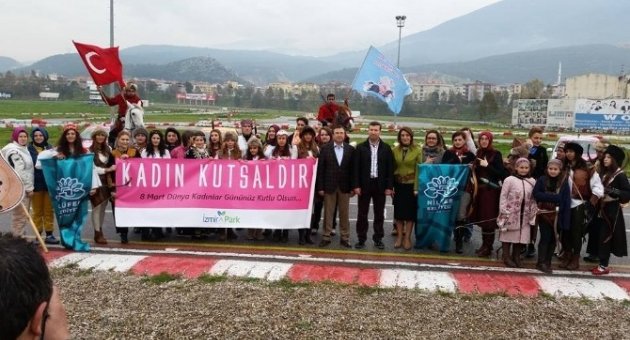 Müsiad İzmir’den Renkli Kadınlar Günü Etkinliği