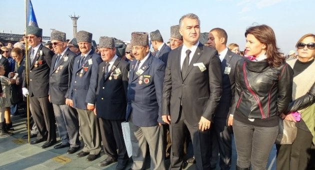 Mustafa Kemal Atatürk, İzmir’de Anıldı