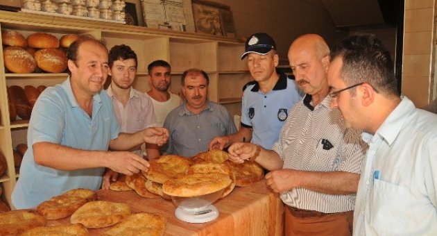 Mustafakemalpaşa’da Fırınlara ’gramaj Ve Hijyen’ Denetimi