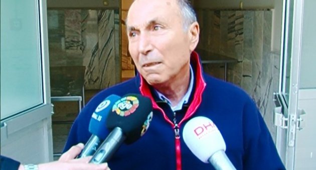 Müzeyyen Senar’ın Oğlu Gözyaşlarını Tutamadı