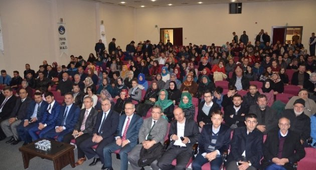 Namaz Bilinci Konferansına Büyük İlgi