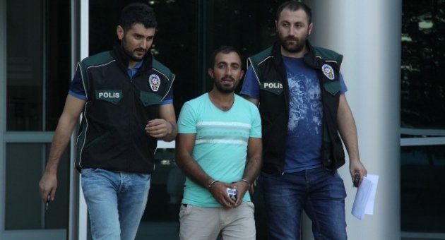 Nefes Kesen Kovalamacada Yakalanan Uyuşturucu Taciri Gençler Tutuklandı