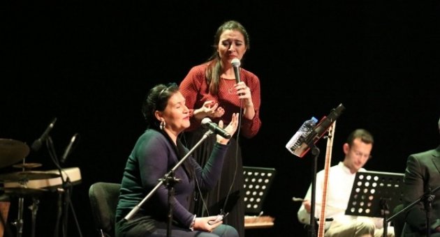 Nida Ateş Ve İncesaz’dan Türkü Dolu Gece