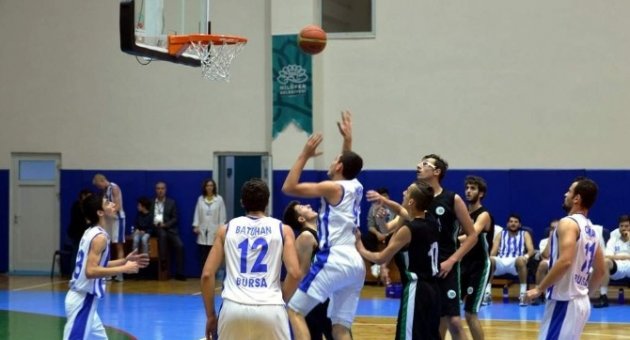 Nilüfer Belediyespor İlk Galibiyetini Farklı Kazandı