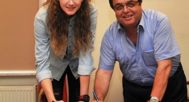 Nilüfer Belediyespor, Meryem Boz’u Renklerine Kattı