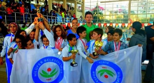 Nilüfer Belediyespor Yüzücülerine Madalya Yağdı