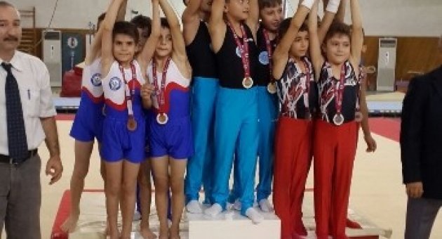 Nilüfer Belediyesporlu Cimnastikçilerden Çifte Derece
