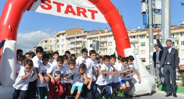 Nilüfer’de Öğrenciler Cumhuriyet’e Koştu