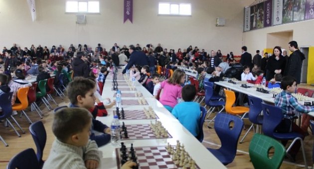 Nilüfer’de Satranç Turnuvası