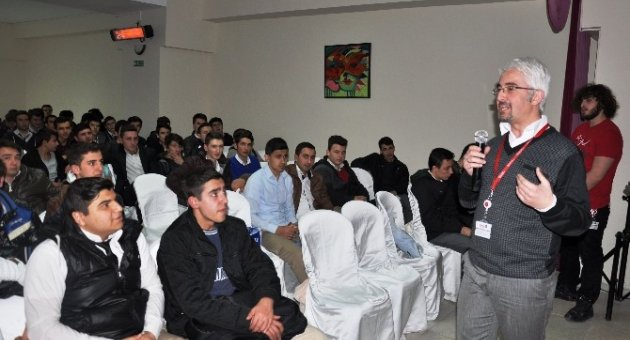 Nişantaşı Üniversitesi Tekirdağ’da Öğrencilerle Buluştu