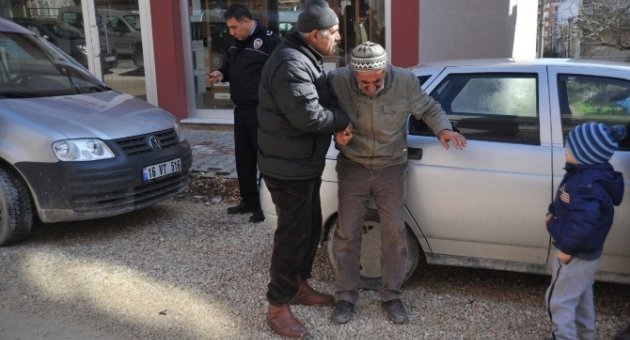 O Kıyafetlere Hiç Bu Kadar Acı Bakmamıştı