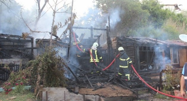 Ocaktan Sıçrayan Kıvılcım 3 Evi Kül Etti