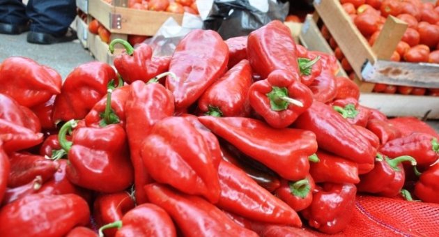 Ödemiş’te Salçalık Biber Ve Domatesler Satışa Çıktı