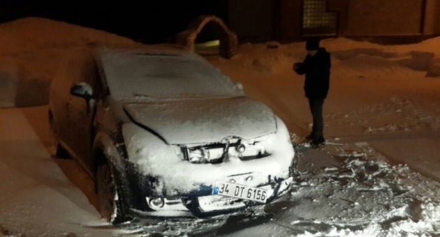 Oğlunun Gözleri Önünde Metrelerce Sürüklenerek Öldü