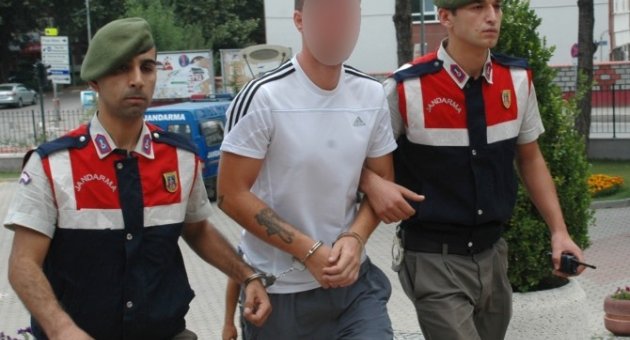 Oğlunun Katilinin Yüzüne Tükürdü