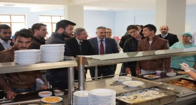Öğrenci Konseyinden Yemekhanede İnceleme