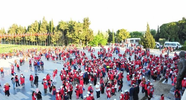 Öğrenciler Çanakkale’de Şehitlikleri Gezdi