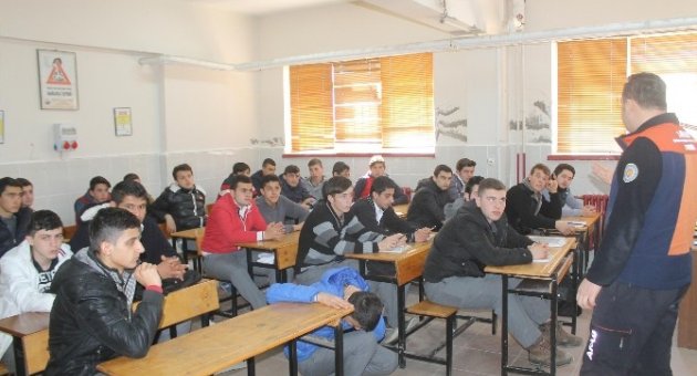 Öğrenciler, Deprem Tatbikatı İle Bilinçlendi