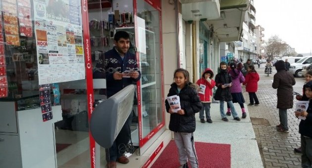 Öğrenciler Ekmek İsrafına Dikkat Çekti