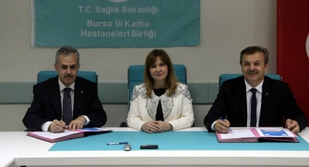 Öğrenciler Hastanelerde Görev Yapıp, Hastalara Yardımcı Olacak