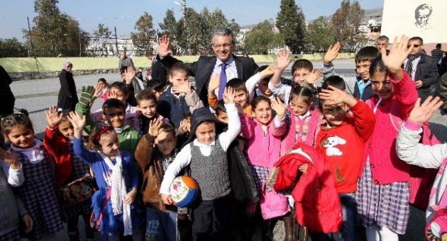 Öğrenciler Karşıyaka’da Eğitim Yılına Mutlu Başladı
