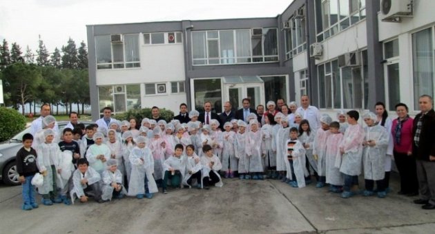Öğrenciler Süt Üretimini İnceledi