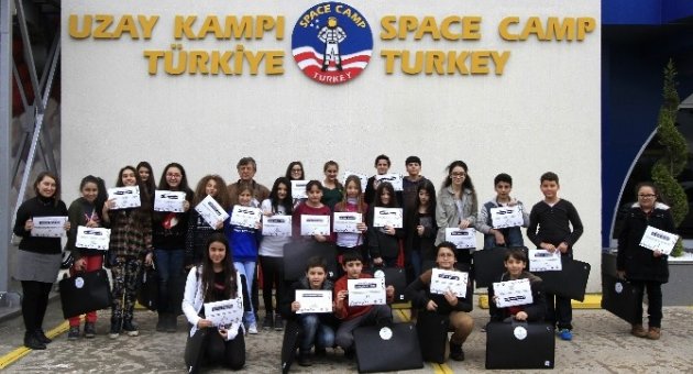 Öğrenciler Uzay Kampını Gezdi
