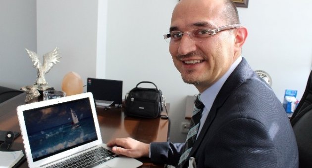 Öğrencilerden Aday Profesöre Candan Erçetin’li Klip